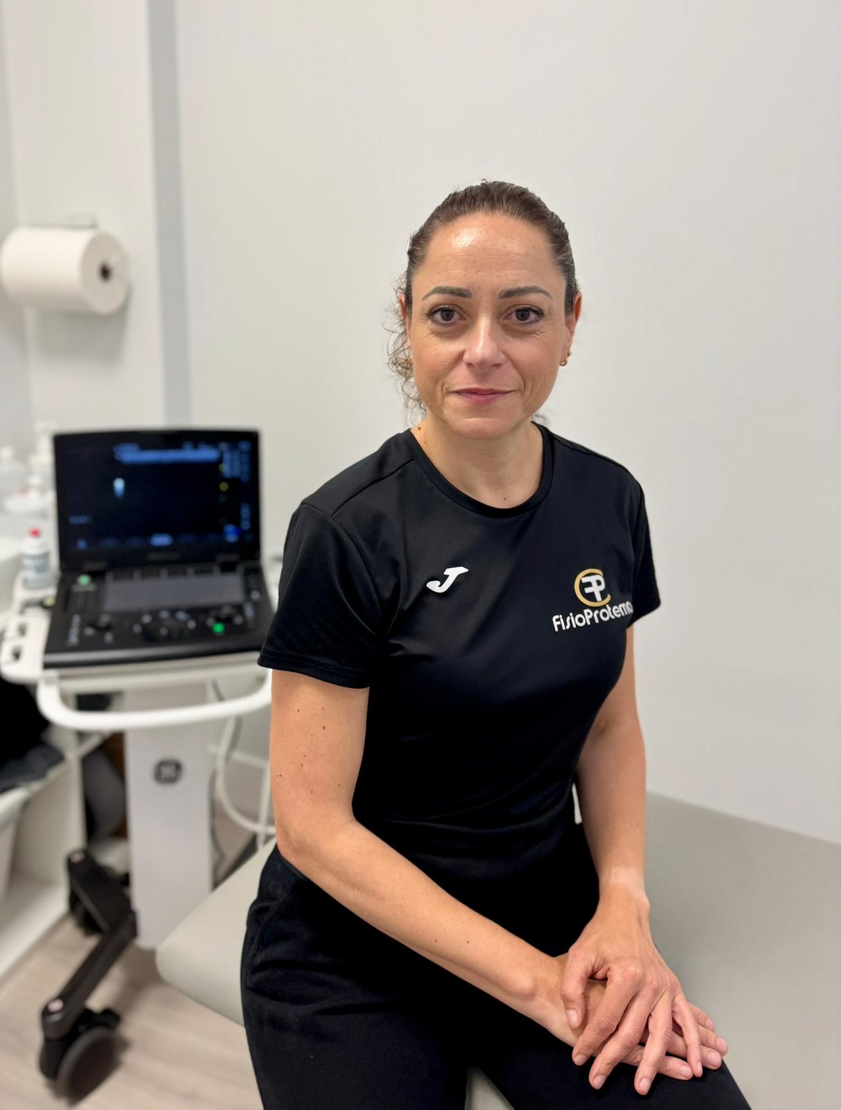 Sesión de fisioterapia avanzada en FisioProtema